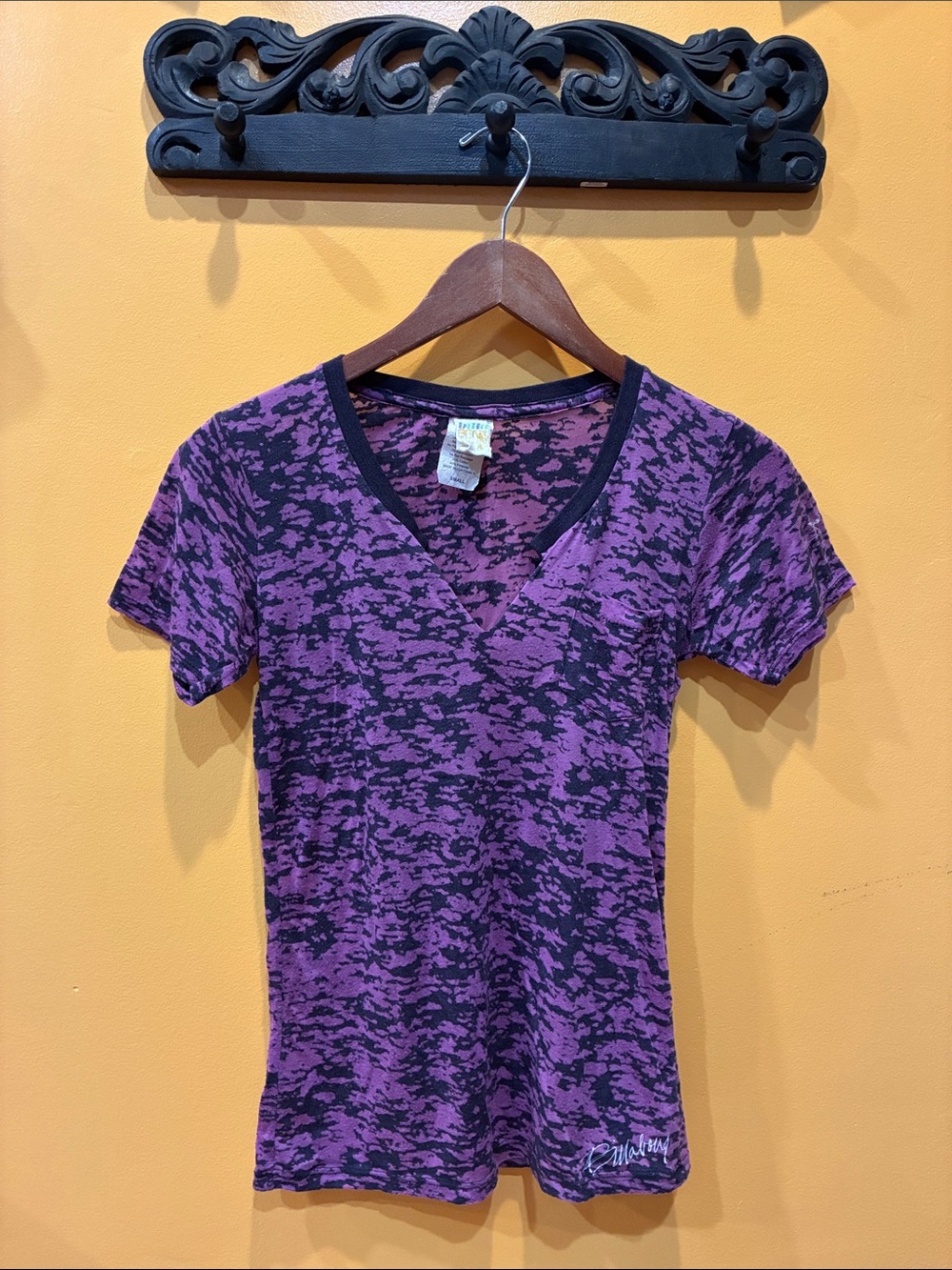 Billabong Purple and Black V-Neck Short Sleeve Tee